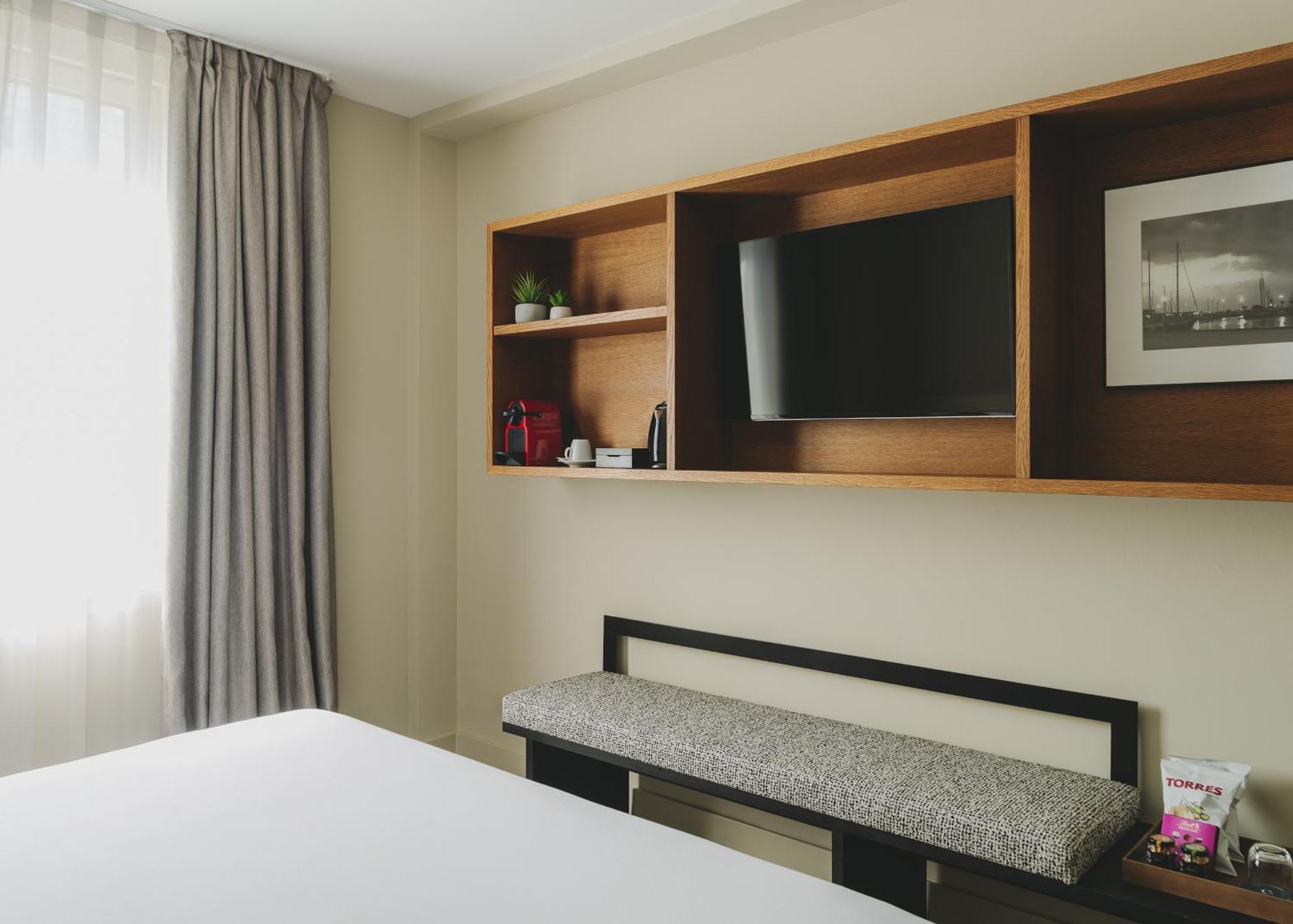 Gallery Hotel 4 Sup Барселона Екстериор снимка