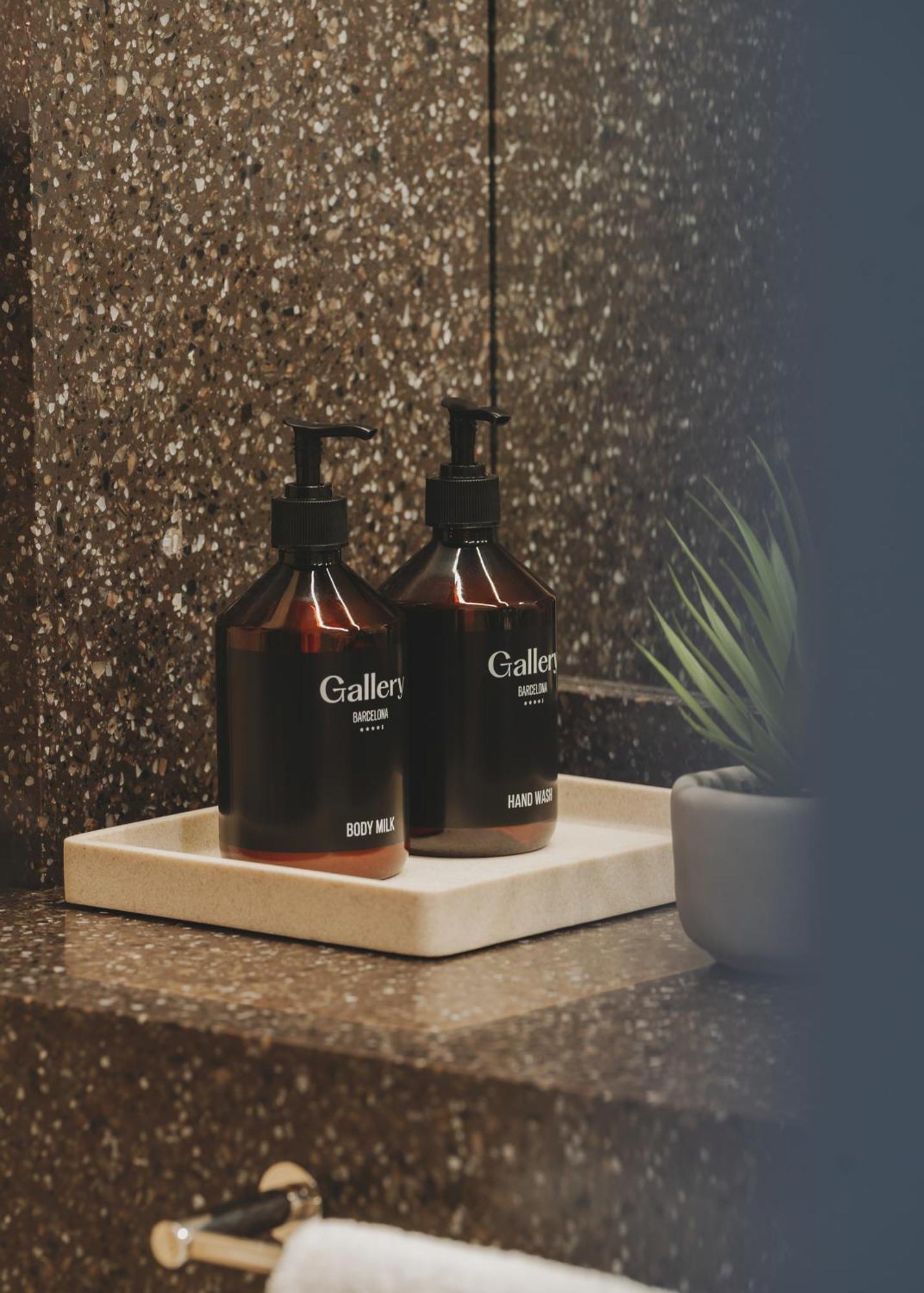 Gallery Hotel 4 Sup Барселона Екстериор снимка